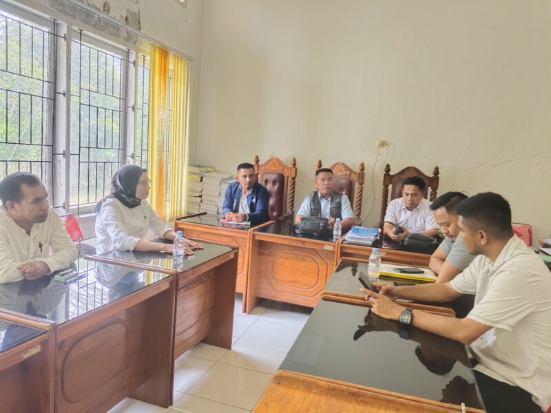 Ketua Tim Pansus bersama Anggota melakukan konferensi Pers atas Kasus Manajemen RSUD dr. LM. Baharuddin