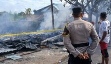 Kebakaran Kios Penjual RB di Pasar Laino. (Foto:Fatih) 