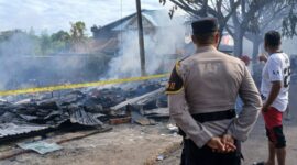 Kebakaran Kios Penjual RB di Pasar Laino. (Foto:Fatih) 