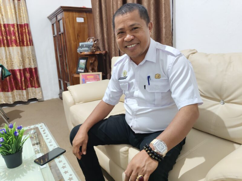 Kadis Koperasi dan UMKM Kabupaten Muna, LM. Hajar Sosi. (Foto:Iman) 