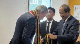 kunjungan akademik ke Prancis, Rektor UKPM yang juga mantan Rektor UHO, Usman Rianse didampingi Wakil Rektor Akademik dan Kerja Sama UKPM, Suriyadarman Rianse. (Foto:Istimewa) 
