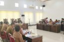 Rapat Gabungan Komisi I dan Komisi III DPRD Muna bersama Asisten III, Dikbud dan BKPSDM Muna. (Foto:Iman) 