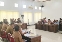 Rapat Gabungan Komisi I dan Komisi III DPRD Muna bersama Asisten III, Dikbud dan BKPSDM Muna. (Foto:Iman) 