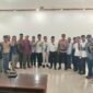Foto bersama KTWW bersama Anggota DPRD Muna usai Hearing masalah pembangunan Batalyon Sugimanuru di Kawasan Warangga. (Foto:Iman Supa) 